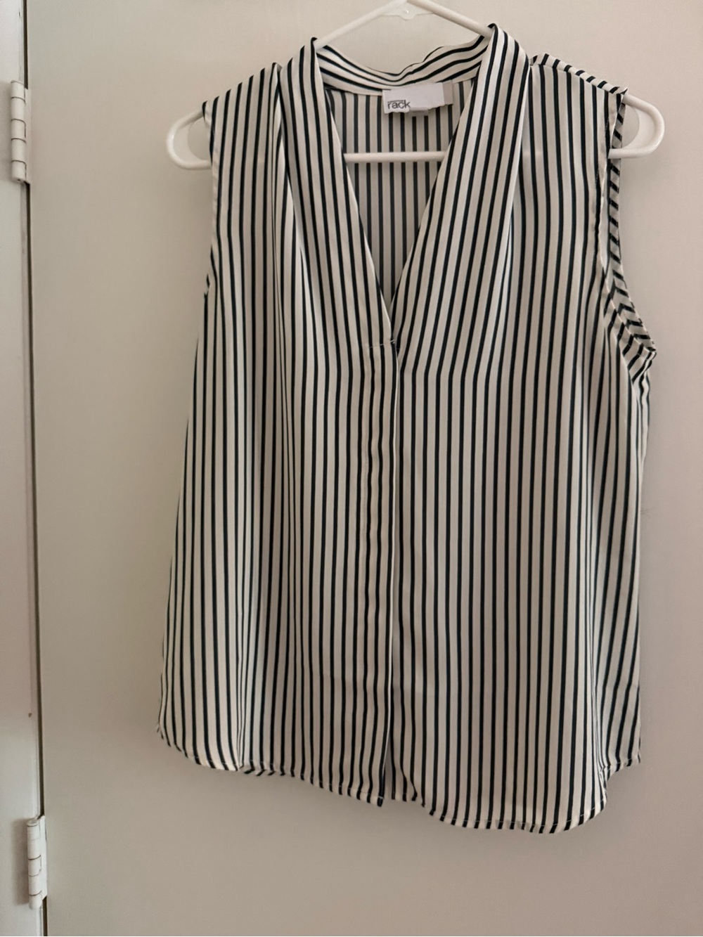 EUC Nordstrom Rack V-Neck Sleeveless Shell Top in Blue/White Stripe, Size S